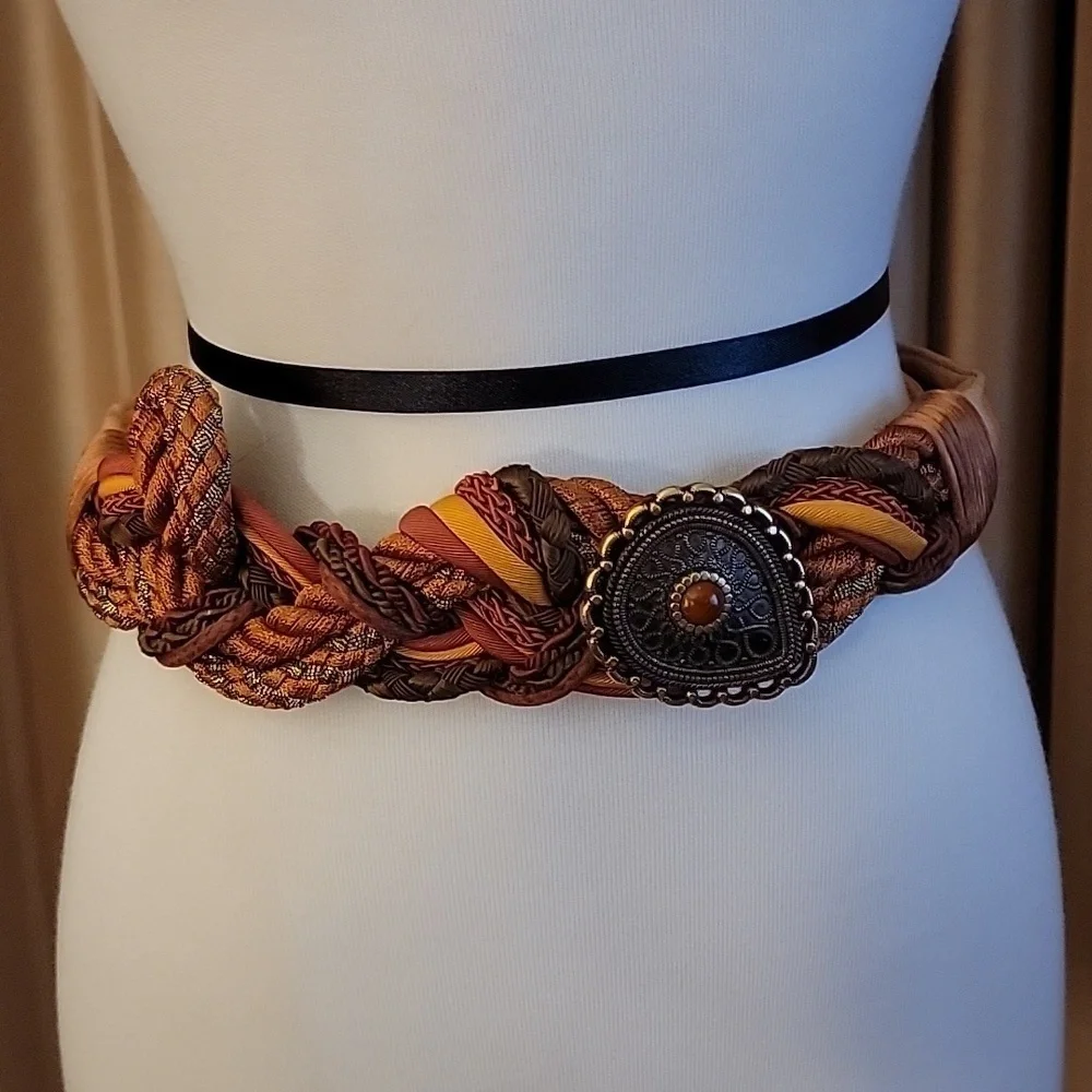 Crocheted Belt with Paisley Accent